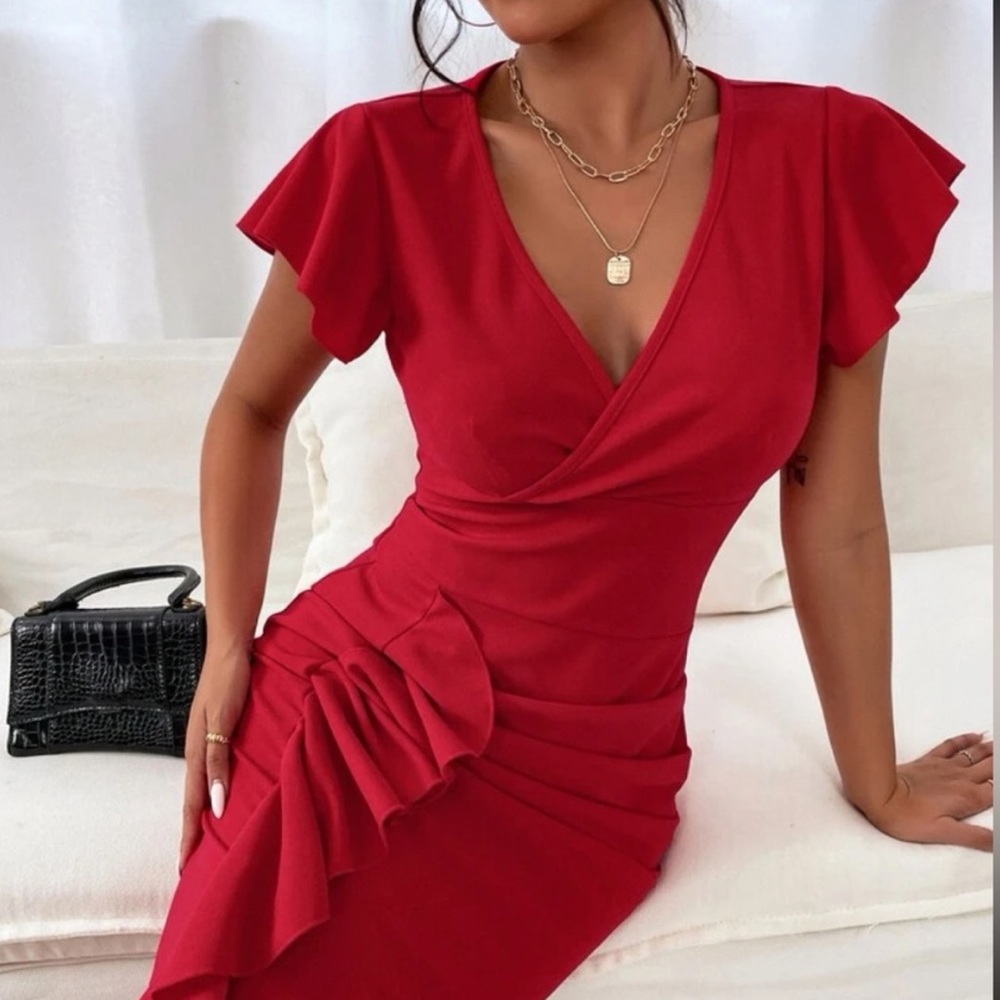 🌟 NWOT 🌟Sexy Ruffle Low Cut Red Evening Dress